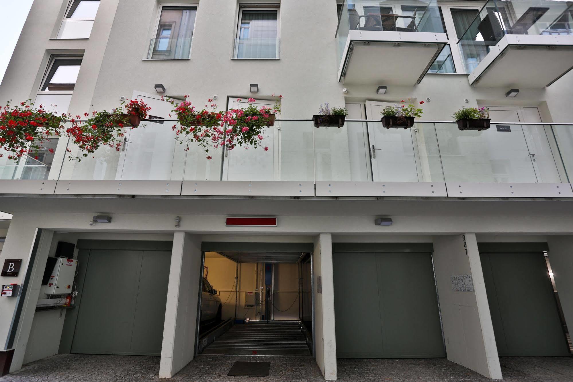 & Aparthotel Prague